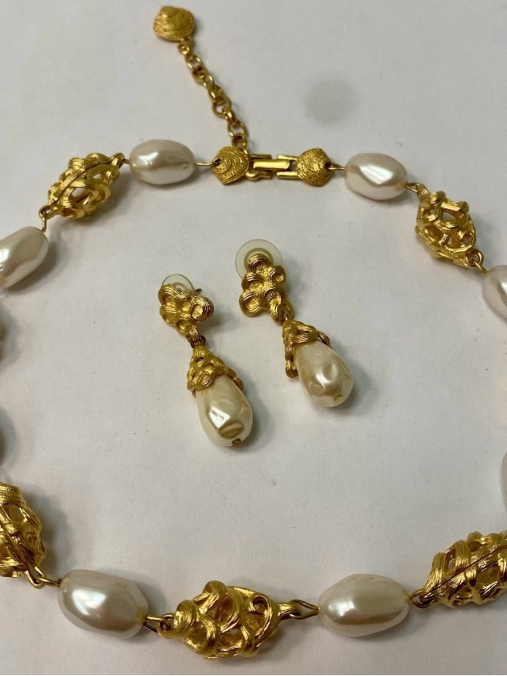Vintage RICHELIEU Gold-Tone Pearl Drop Necklace and Earrings Set